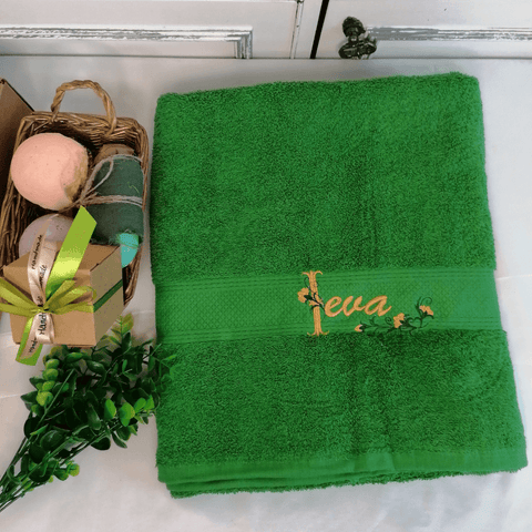 Towel with Name and floral decoration