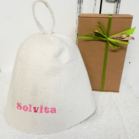 Personalizēta saunas cepure, dabiska ar vārda izšuvumu