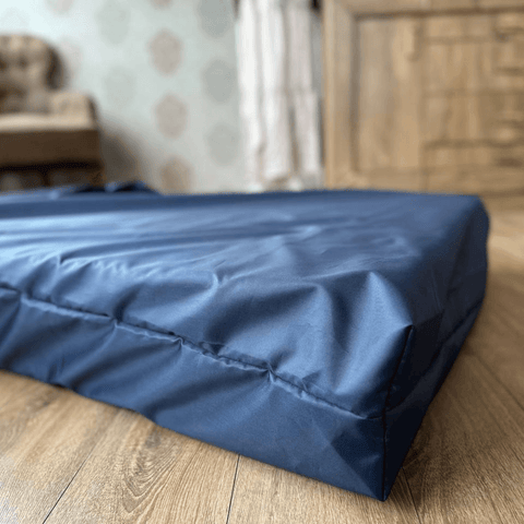 Navy Water-Resistant Polyester Fabric 140 g/m²