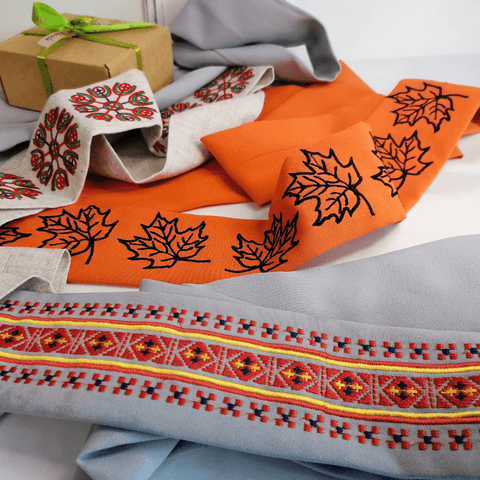 Maples leaves Embroidered Belt