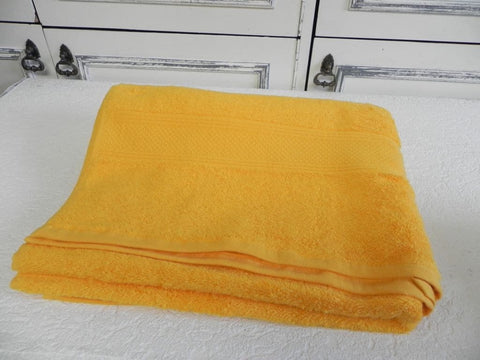 Small Cotton Towel with Text - 50x100cm