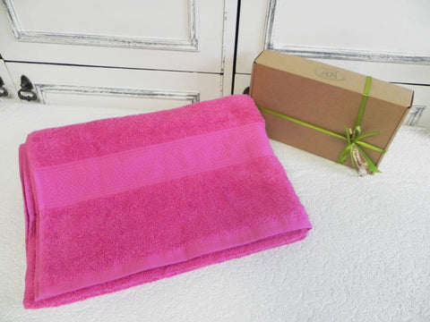 Small Cotton Towel with Elegant Text - 50x100cm