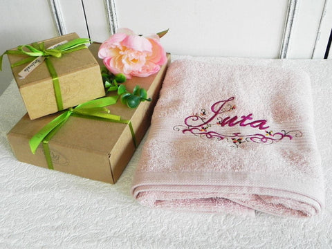 Small Cotton Towel with Elegant Text - 50x100cm