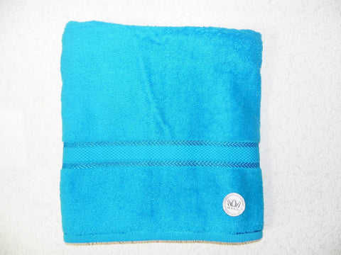 Small Cotton Towel with Elegant Text - 50x100cm