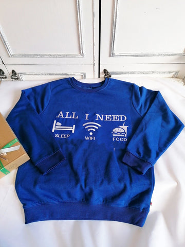 Bērnu džemperis ar iespaidīgu izšuvumu "All I Need".