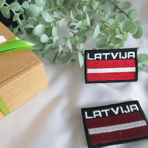 Latvijas policijas karoga uzšuve 7x4.5 cm vai 1.77x2.75 collas