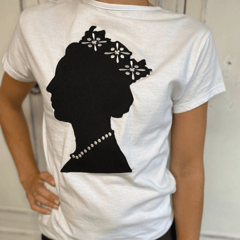 Women’s T-Shirts With Big Queen Siluet Patch