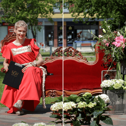 Bagātīga zelta sieviešu gara kleita