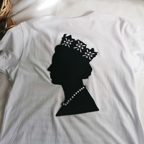 Women’s T-Shirts With Big Queen Siluet Patch