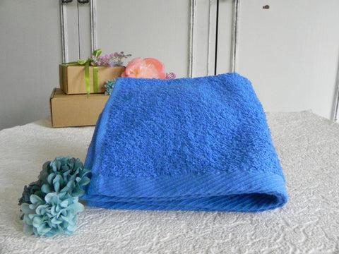 Small Cotton Towel with Two Lines of Text - 50x100cm